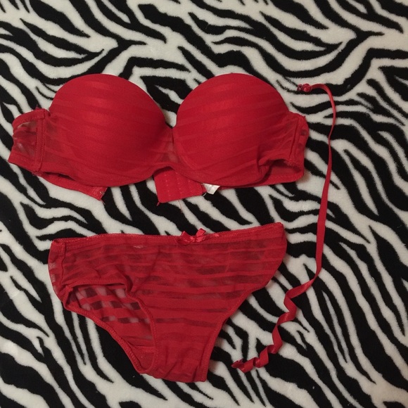Bright red stripe strapless bra - Picture 2 of 5